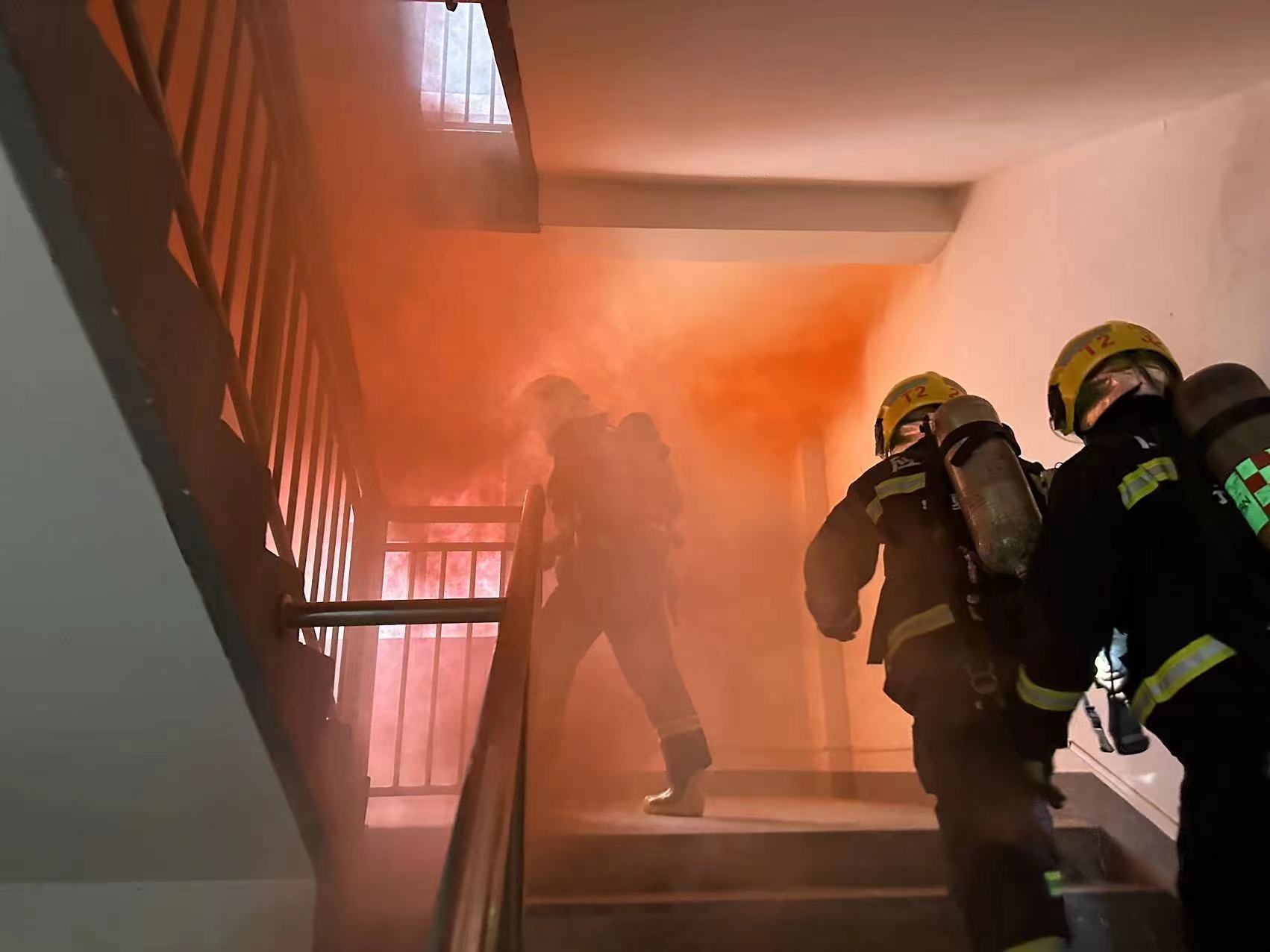 迎宾社区：开展消防培训演练 共同助牢安全(14233754)-20240325140929.jpg